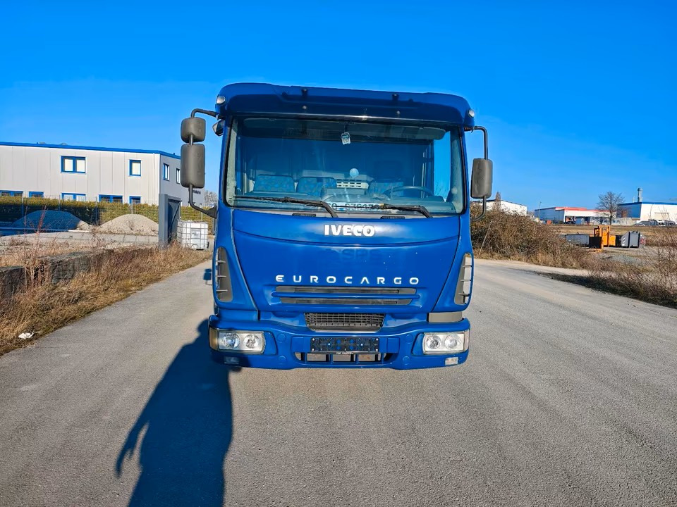 Iveco Eurocargo 90E18 - شاحنة جرار: صور 2 Iveco Eurocargo 90E18 - شاحنة جرار: صور 2
