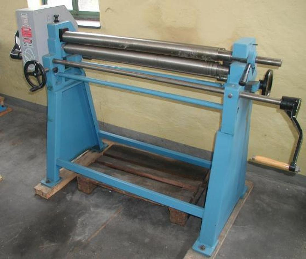 Dreiwalzen-Rundbiegemaschine AKYAPAK - آلة تصنيع المعادن: صور 1 Dreiwalzen-Rundbiegemaschine AKYAPAK - آلة تصنيع المعادن: صور 1