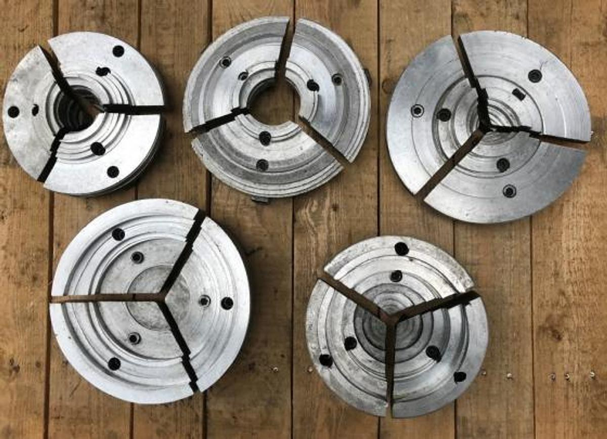 Harte Grund- mit aufgeschraubten Alu-Backen - مخرطة معدنية: صور 1 Harte Grund- mit aufgeschraubten Alu-Backen - مخرطة معدنية: صور 1