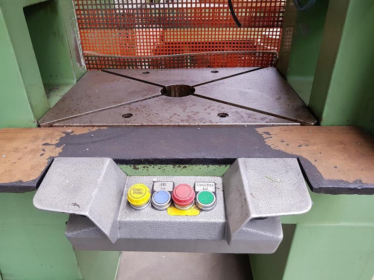 Hydr. Schnelläuferpresse DUNKES - آلة تصنيع المعادن: صور 2 Hydr. Schnelläuferpresse DUNKES - آلة تصنيع المعادن: صور 2