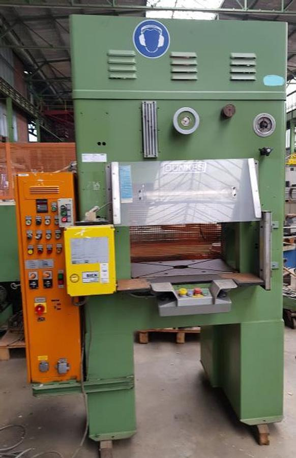 Hydr. Schnelläuferpresse DUNKES - آلة تصنيع المعادن: صور 1 Hydr. Schnelläuferpresse DUNKES - آلة تصنيع المعادن: صور 1