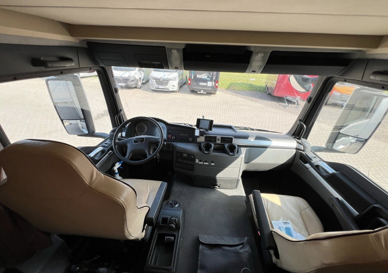 MERCEDES-BENZ Actros 2651 8 Pferde - شاحنة نقل خيل: صور 3 MERCEDES-BENZ Actros 2651 8 Pferde - شاحنة نقل خيل: صور 3