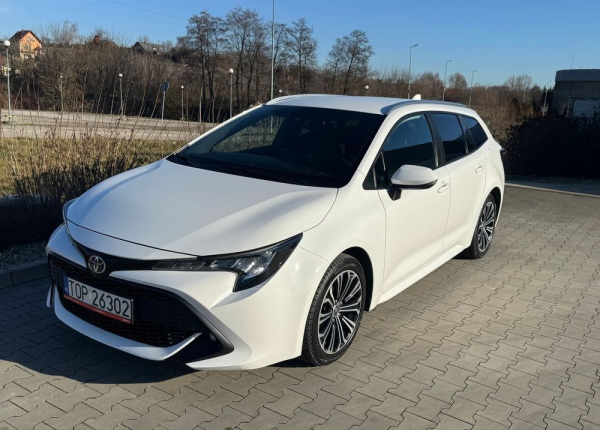 Toyota Corolla 1.8 Hybrid Active Niski przebieg LED FV23 W SUPER STANIE - سيارة: صور 3 Toyota Corolla 1.8 Hybrid Active Niski przebieg LED FV23 W SUPER STANIE - سيارة: صور 3