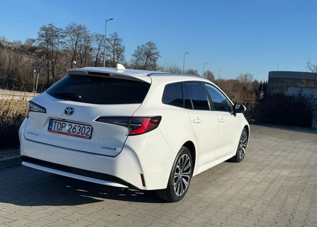 Toyota Corolla 1.8 Hybrid Active Niski przebieg LED FV23 W SUPER STANIE - سيارة: صور 2 Toyota Corolla 1.8 Hybrid Active Niski przebieg LED FV23 W SUPER STANIE - سيارة: صور 2