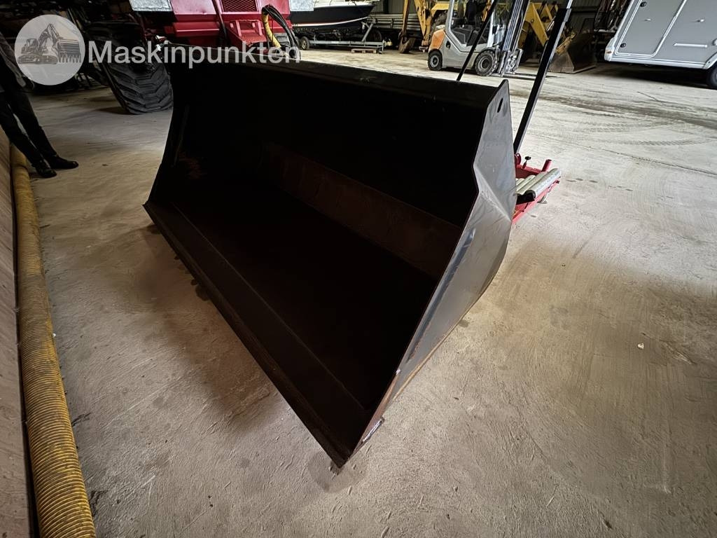 Ålö Universal skopa - بكت - آلات البناء: صور 1 Ålö Universal skopa - بكت - آلات البناء: صور 1