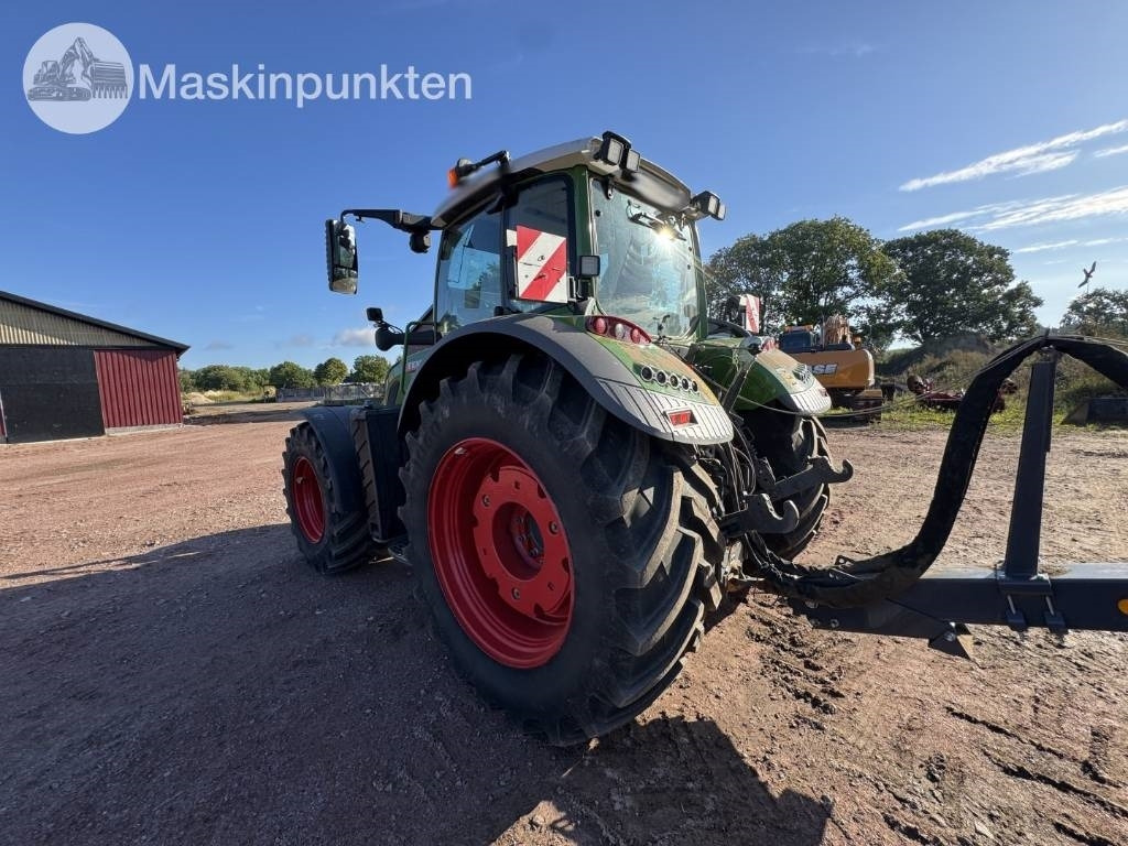 Fendt 724 Vario - جرار: صور 2 Fendt 724 Vario - جرار: صور 2