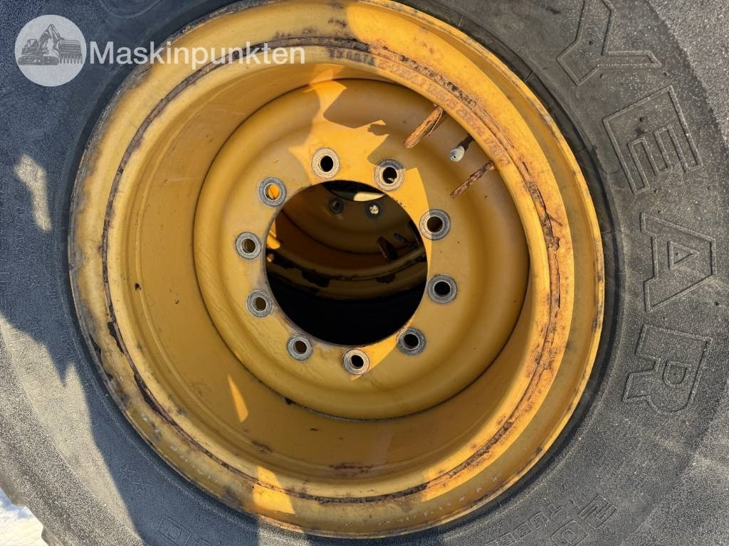 Goodyear GP-40 Däck med fälg till hjullastare - الإطارات - آلات البناء: صور 5 Goodyear GP-40 Däck med fälg till hjullastare - الإطارات - آلات البناء: صور 5