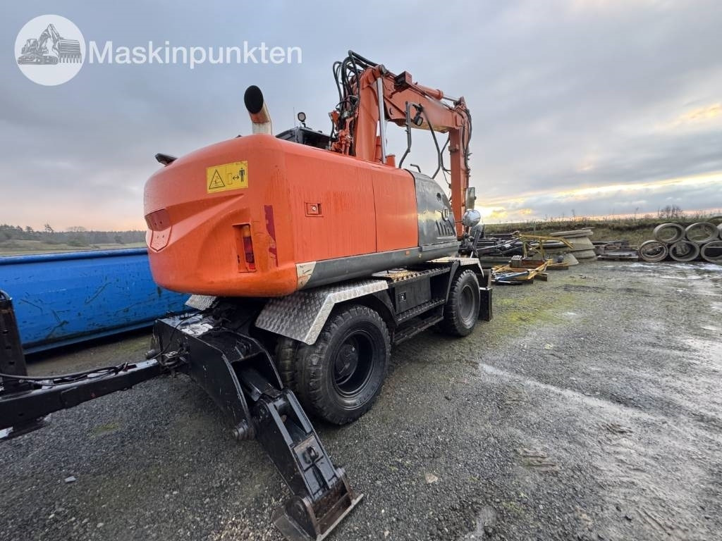 Hitachi ZX 140 W-3 Med vagn och redskap! - حفارة على عجلات: صور 3 Hitachi ZX 140 W-3 Med vagn och redskap! - حفارة على عجلات: صور 3