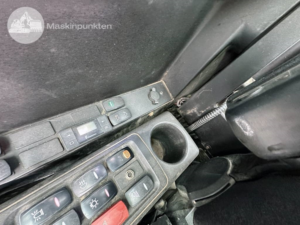 حفارة على عجلات JCB JS 145 W: صور 27 حفارة على عجلات JCB JS 145 W: صور 27