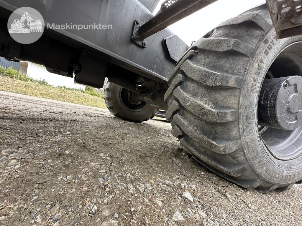 حفارة على عجلات JCB JS 145 W: صور 45 حفارة على عجلات JCB JS 145 W: صور 45