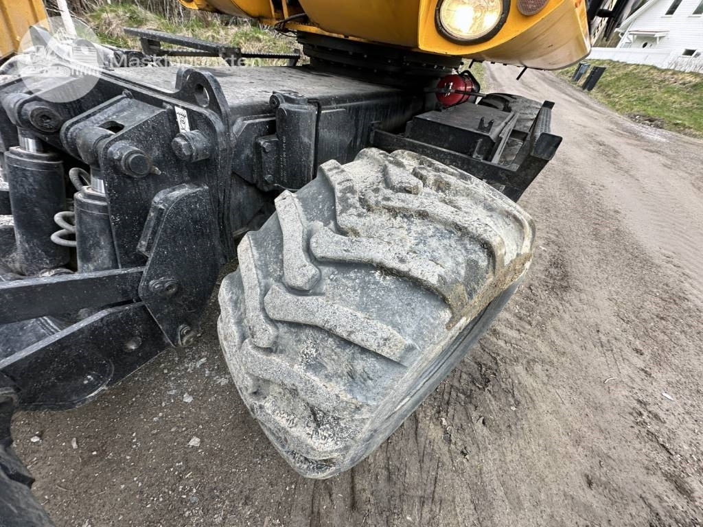 حفارة على عجلات JCB JS 145 W: صور 30 حفارة على عجلات JCB JS 145 W: صور 30