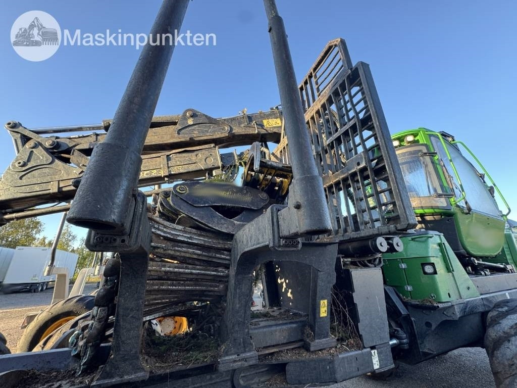 شاحنات نقل الأخشاب في الغابات John Deere 1510 E: صور 39