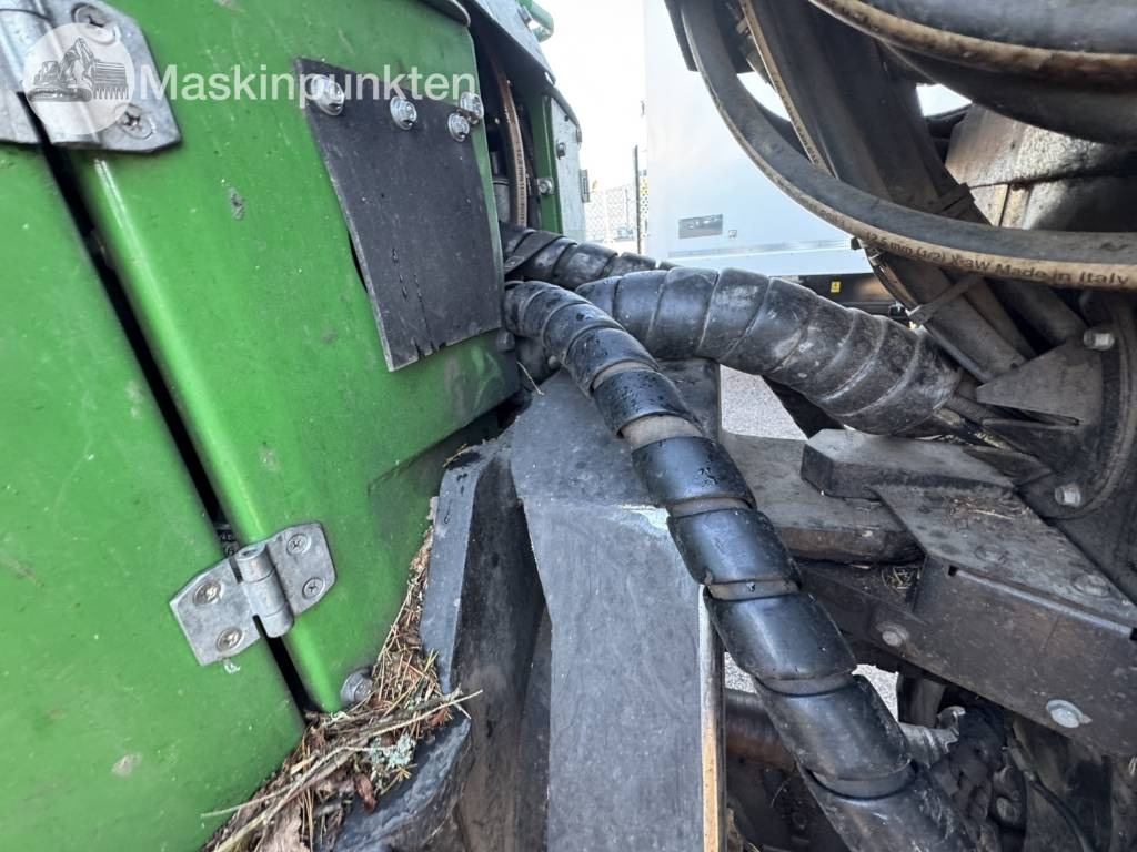 شاحنات نقل الأخشاب في الغابات John Deere 1510 E: صور 20