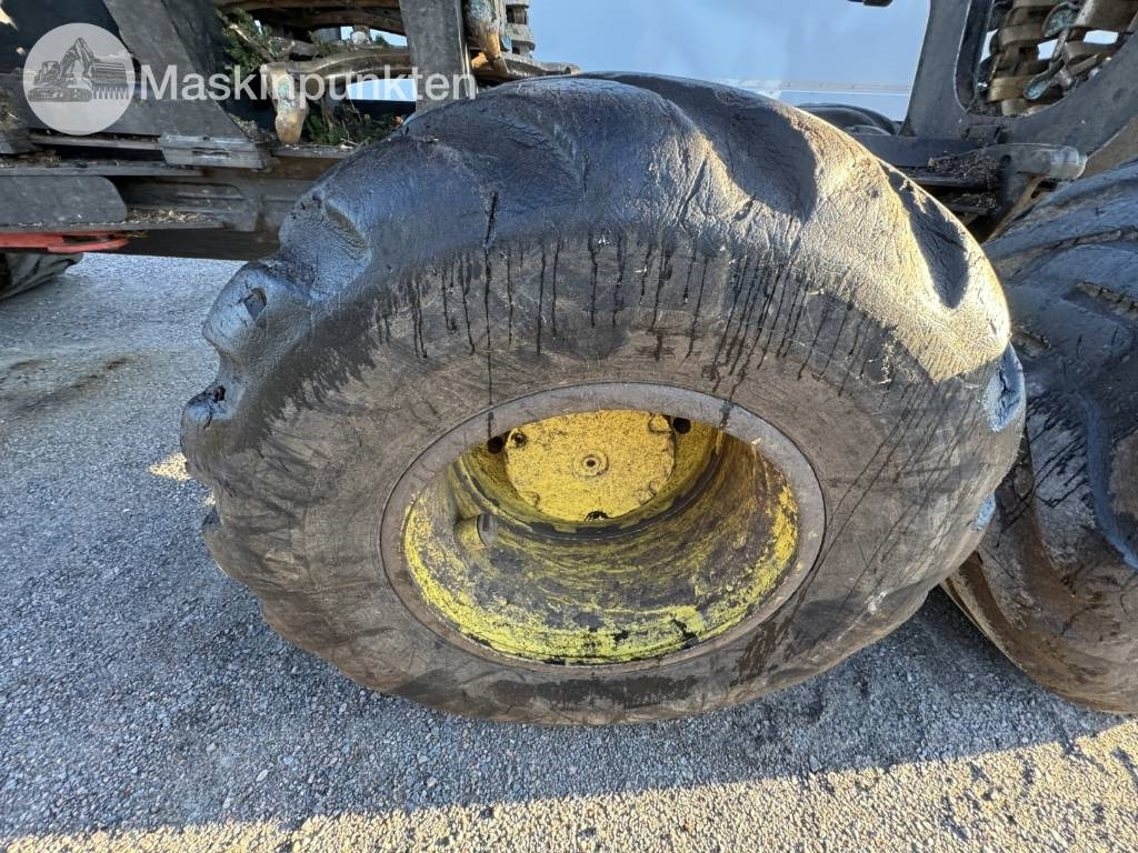 شاحنات نقل الأخشاب في الغابات John Deere 1510 E: صور 27