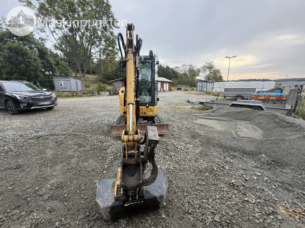 Komatsu PC 26 MR - حفارة مصغرة: صور 2 Komatsu PC 26 MR - حفارة مصغرة: صور 2