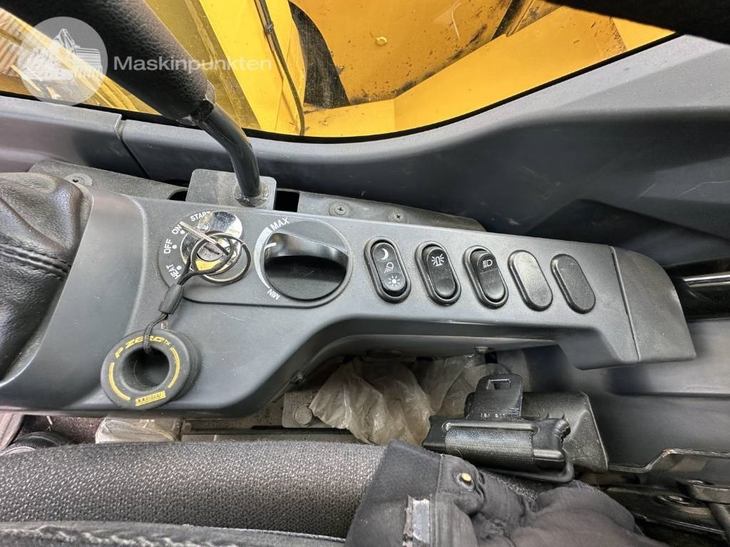 حفارة مصغرة Komatsu PC 78 US-11 E0: صور 23 حفارة مصغرة Komatsu PC 78 US-11 E0: صور 23