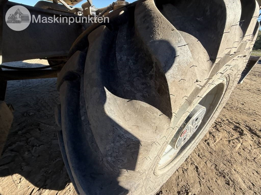 حفارة على عجلات Komatsu PW 160: صور 19 حفارة على عجلات Komatsu PW 160: صور 19