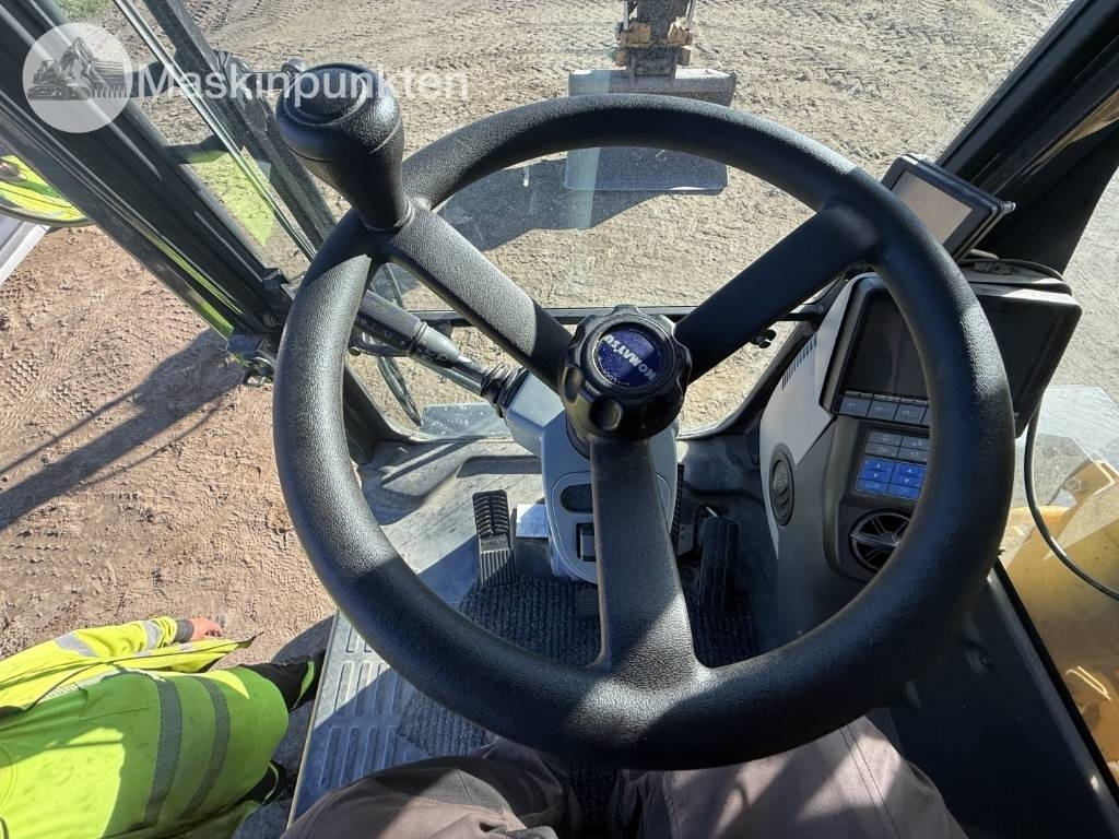 حفارة على عجلات Komatsu PW 160: صور 49 حفارة على عجلات Komatsu PW 160: صور 49