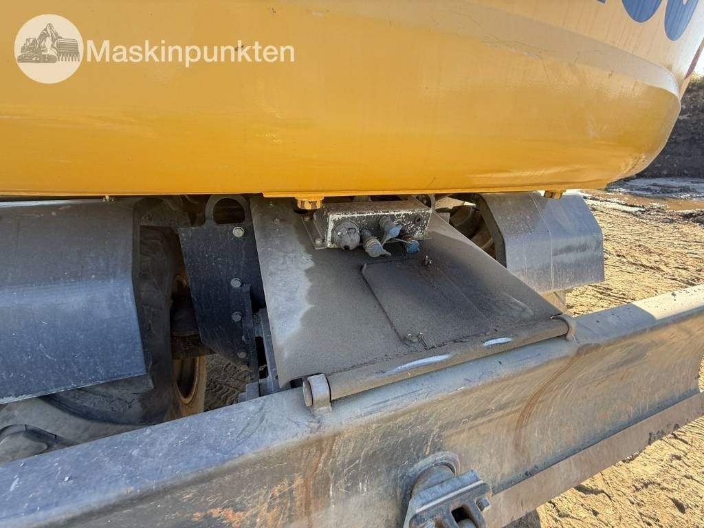 حفارة على عجلات Komatsu PW 160: صور 11 حفارة على عجلات Komatsu PW 160: صور 11