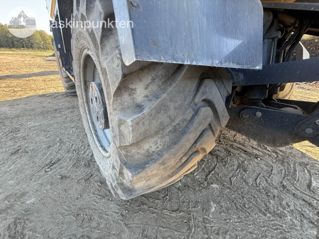 حفارة على عجلات Komatsu PW 160: صور 15 حفارة على عجلات Komatsu PW 160: صور 15