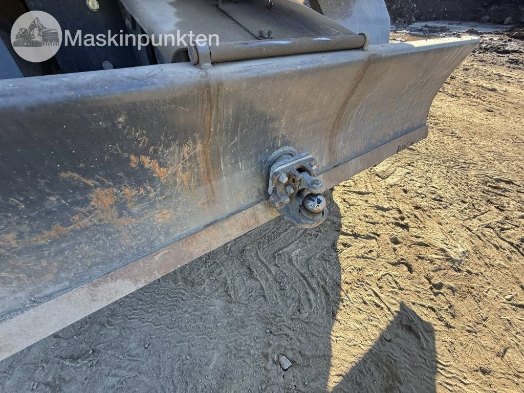 حفارة على عجلات Komatsu PW 160: صور 10 حفارة على عجلات Komatsu PW 160: صور 10