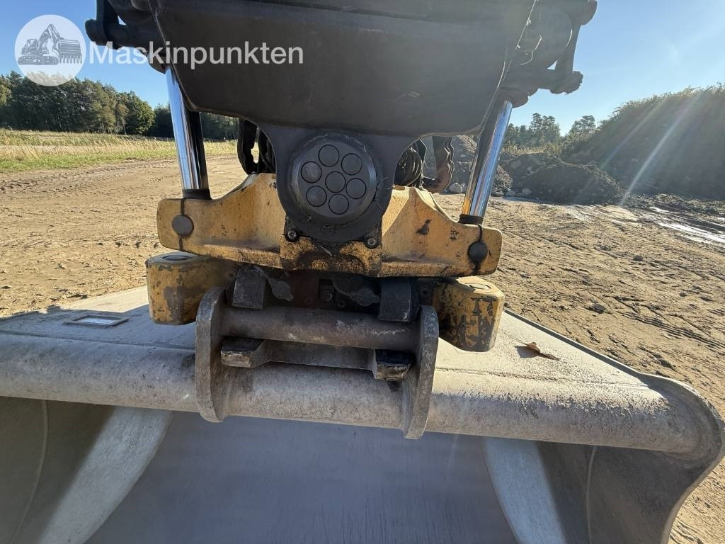 حفارة على عجلات Komatsu PW 160: صور 22 حفارة على عجلات Komatsu PW 160: صور 22