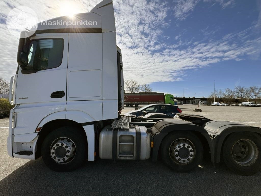 Mercedes-Benz Actros 2545 - شاحنة جرار: صور 4 Mercedes-Benz Actros 2545 - شاحنة جرار: صور 4