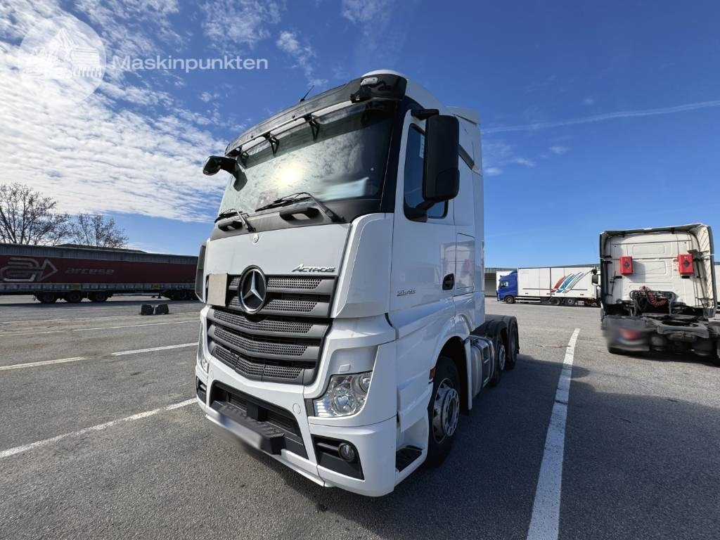 Mercedes-Benz Actros 2545 - شاحنة جرار: صور 3 Mercedes-Benz Actros 2545 - شاحنة جرار: صور 3