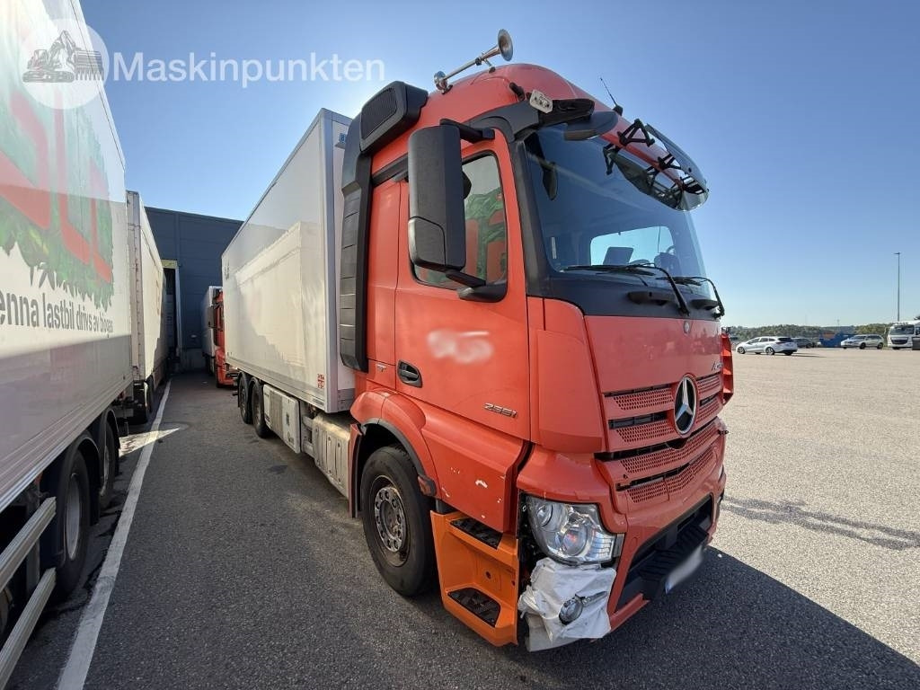 Mercedes-Benz Actros 2551 - مبردة شاحنة: صور 3 Mercedes-Benz Actros 2551 - مبردة شاحنة: صور 3