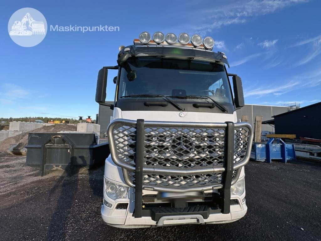 Mercedes-Benz Arocs 3251 - شاحنة ذات الخطاف: صور 4 Mercedes-Benz Arocs 3251 - شاحنة ذات الخطاف: صور 4