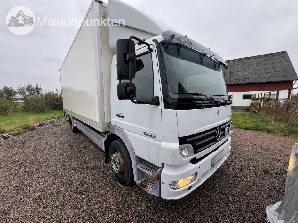 Mercedes-Benz Atego 1223 - بصندوق مغلق شاحنة: صور 4 Mercedes-Benz Atego 1223 - بصندوق مغلق شاحنة: صور 4