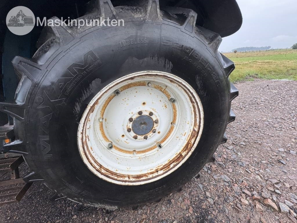 New Holland 8560 - جرار: صور 5 New Holland 8560 - جرار: صور 5