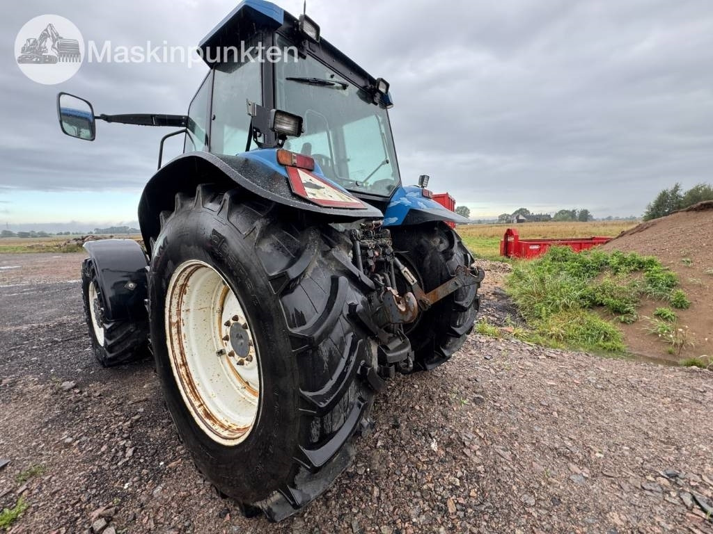 New Holland 8560 - جرار: صور 2 New Holland 8560 - جرار: صور 2