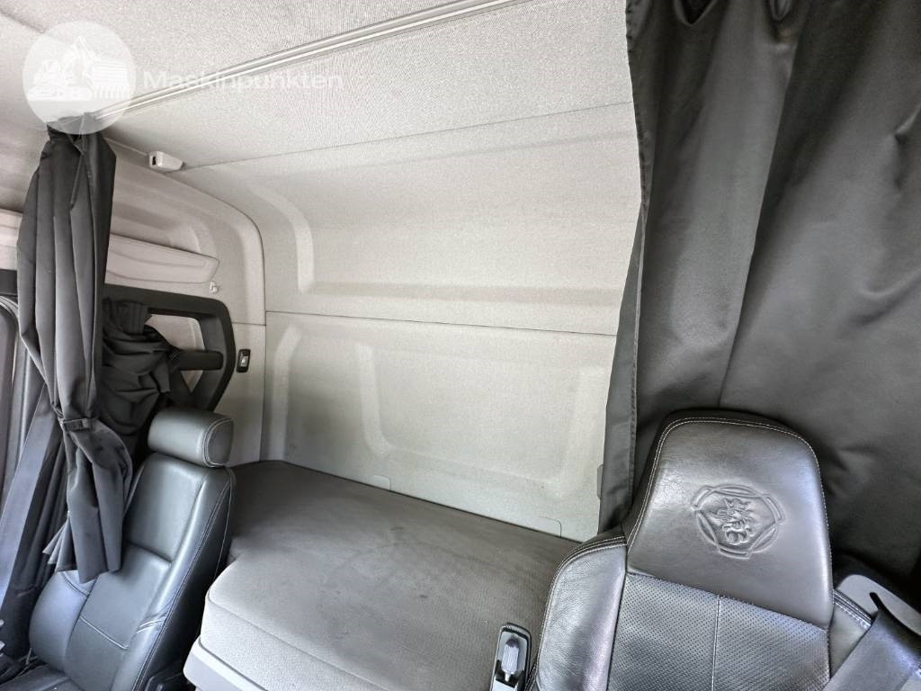 بصندوق مغلق شاحنة Scania R 520: صور 16