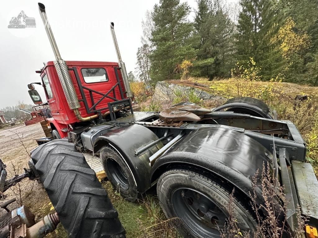 Scania T 143 H - شاحنة جرار: صور 4 Scania T 143 H - شاحنة جرار: صور 4