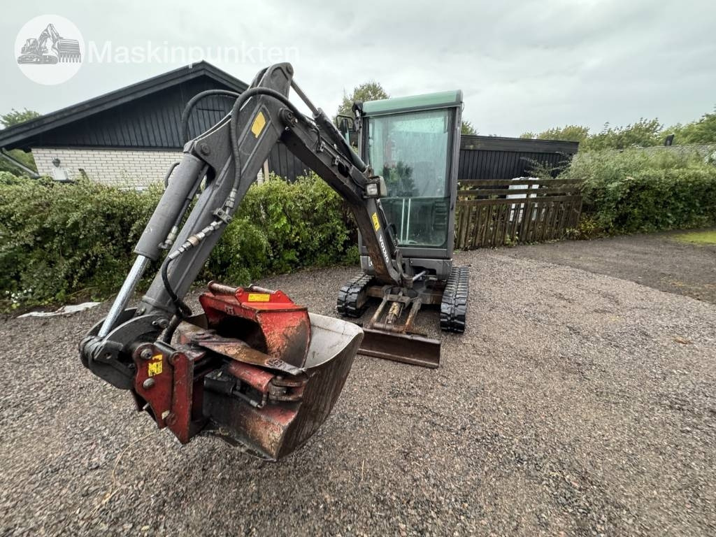 Volvo EC 18 C - حفارة مصغرة: صور 1 Volvo EC 18 C - حفارة مصغرة: صور 1