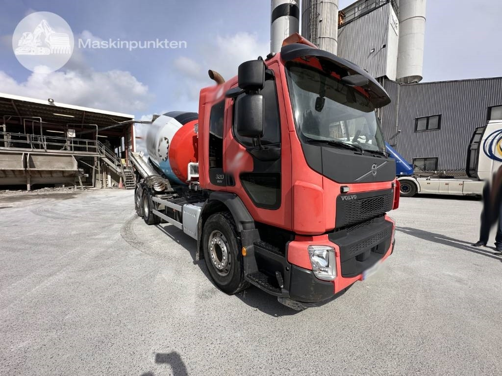 Volvo FE 320 - شاحنة خلاطة خرسانة: صور 5 Volvo FE 320 - شاحنة خلاطة خرسانة: صور 5