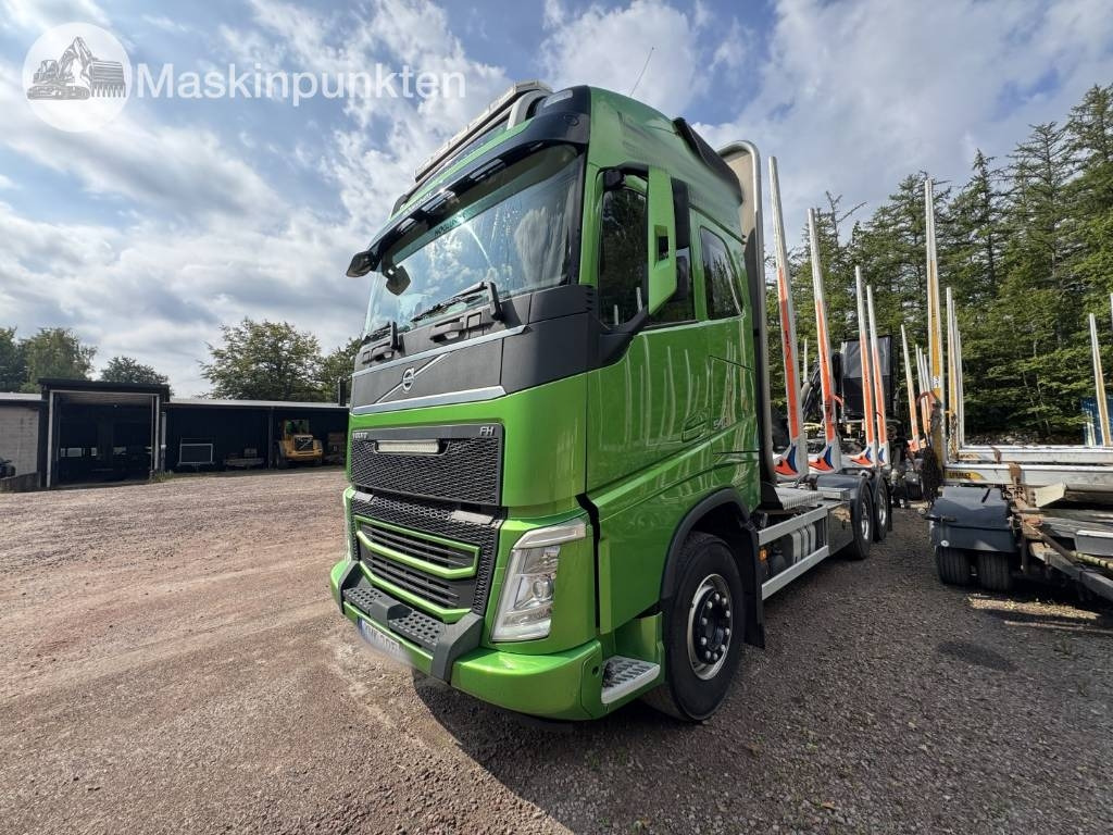 Volvo FH 16 550 - شاحنة قطع الأشجار: صور 1 Volvo FH 16 550 - شاحنة قطع الأشجار: صور 1
