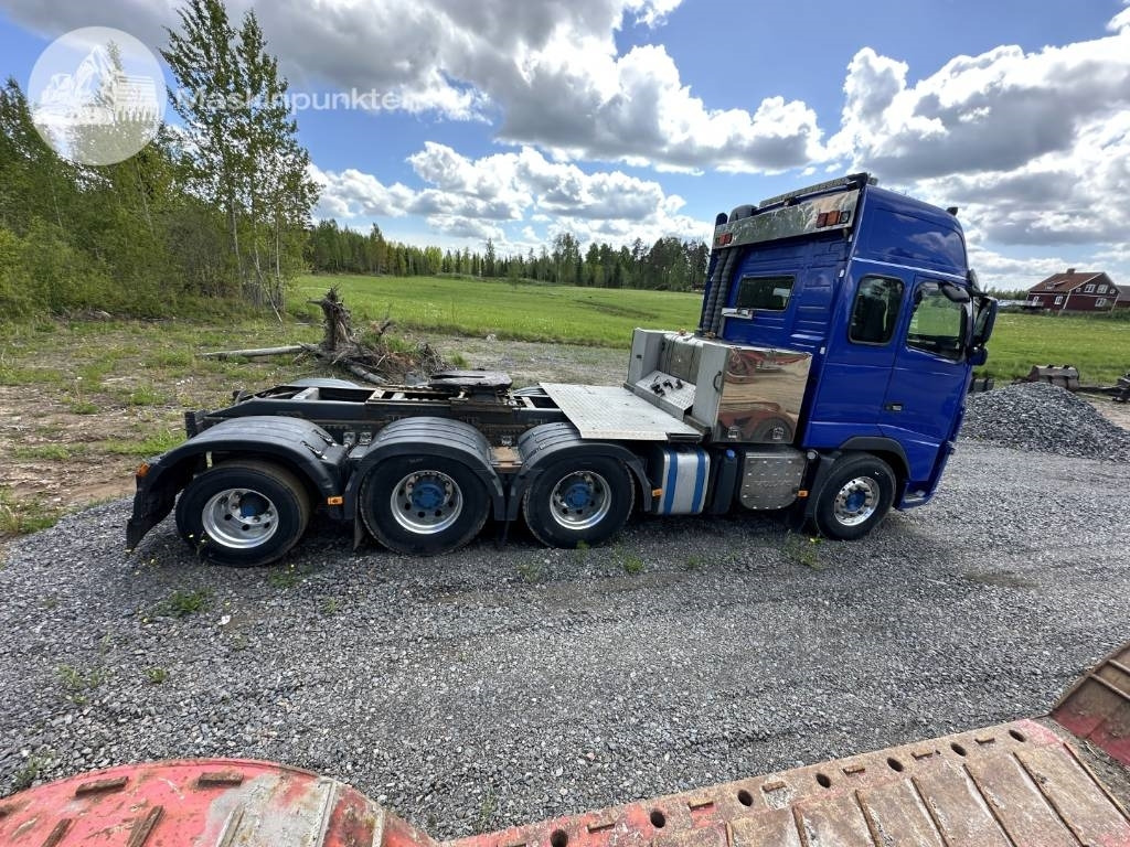 Volvo FH 16 700 - شاحنة جرار: صور 4 Volvo FH 16 700 - شاحنة جرار: صور 4