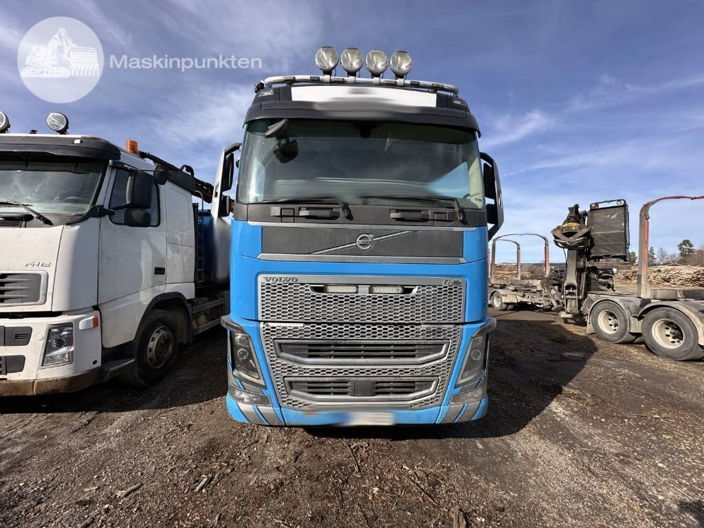 Volvo FH 16 750 - شاحنة قطع الأشجار: صور 4 Volvo FH 16 750 - شاحنة قطع الأشجار: صور 4