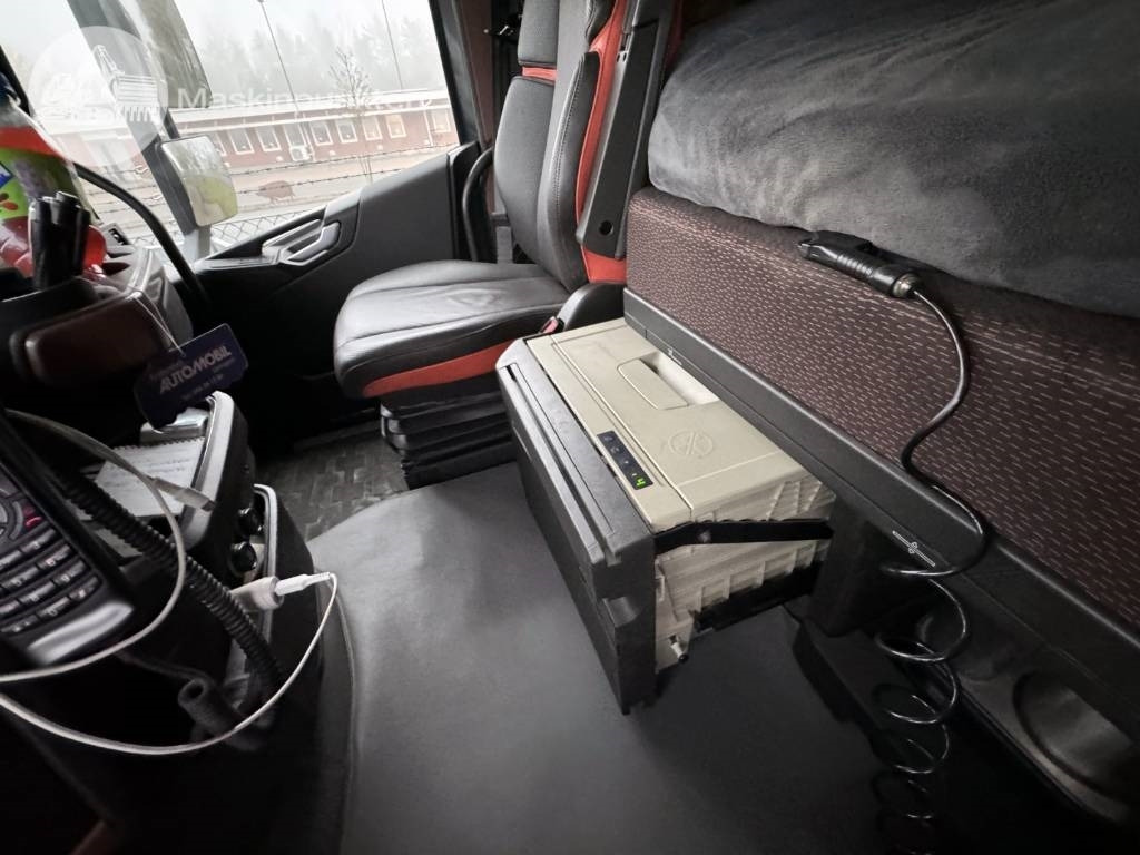 قلابات Volvo FH 16 750: صور 44