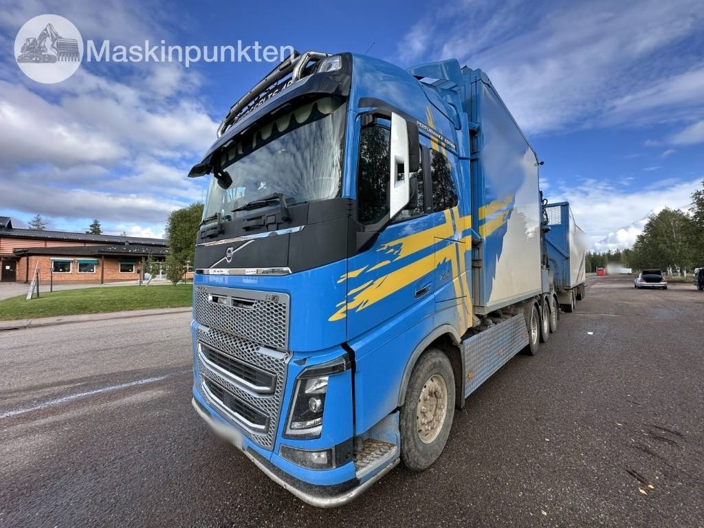 Volvo FH 16 750 - شاحنة قطع الأشجار: صور 2 Volvo FH 16 750 - شاحنة قطع الأشجار: صور 2