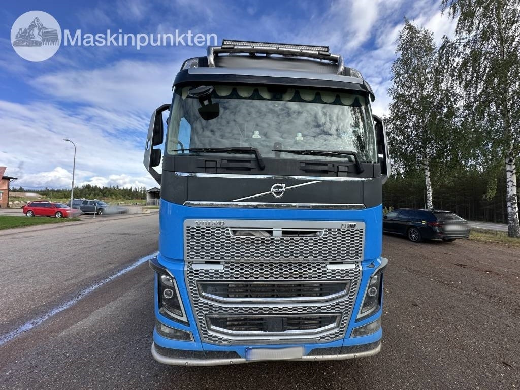 Volvo FH 16 750 - شاحنة قطع الأشجار: صور 3 Volvo FH 16 750 - شاحنة قطع الأشجار: صور 3