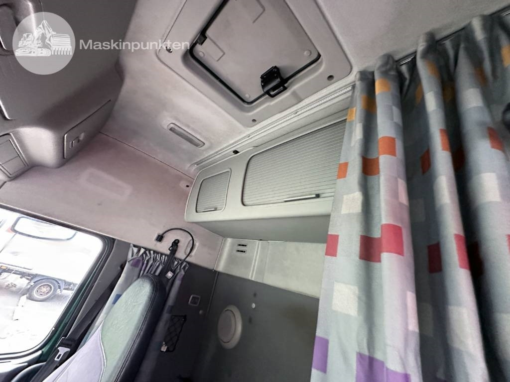 بصندوق مغلق شاحنة Volvo FM 9 300: صور 19