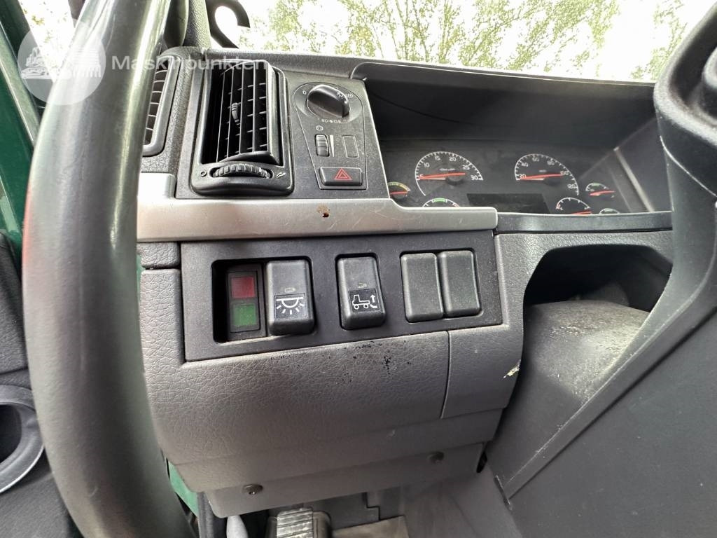 بصندوق مغلق شاحنة Volvo FM 9 300: صور 30