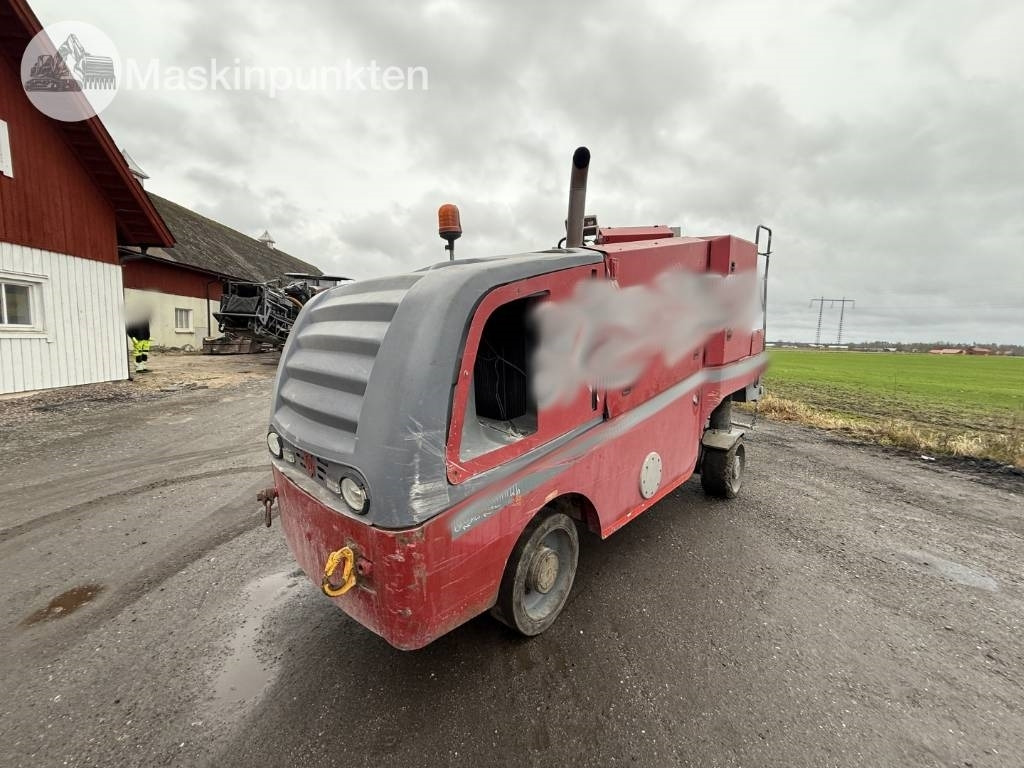 ماكينات لصقل الأسفلت Wirtgen W 100: صور 7