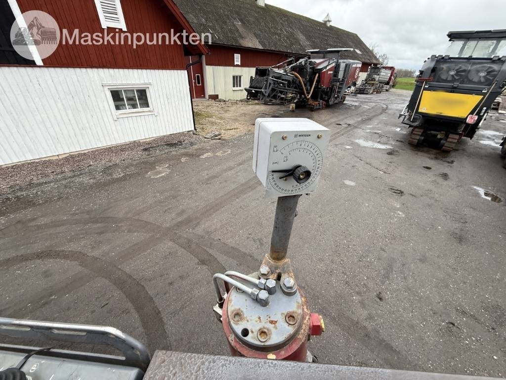 ماكينات لصقل الأسفلت Wirtgen W 100: صور 19