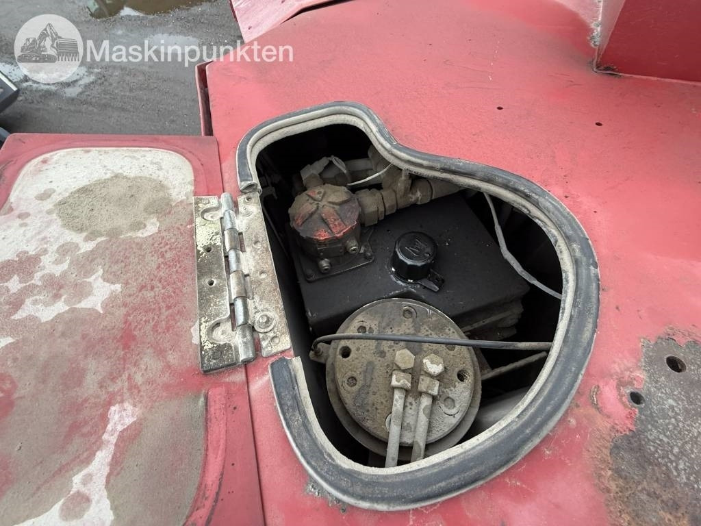 ماكينات لصقل الأسفلت Wirtgen W 100: صور 20