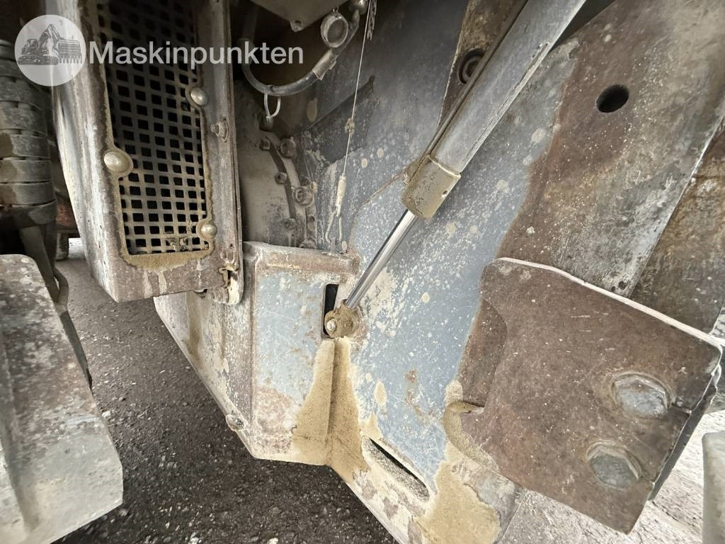 ماكينات لصقل الأسفلت Wirtgen W 100: صور 34