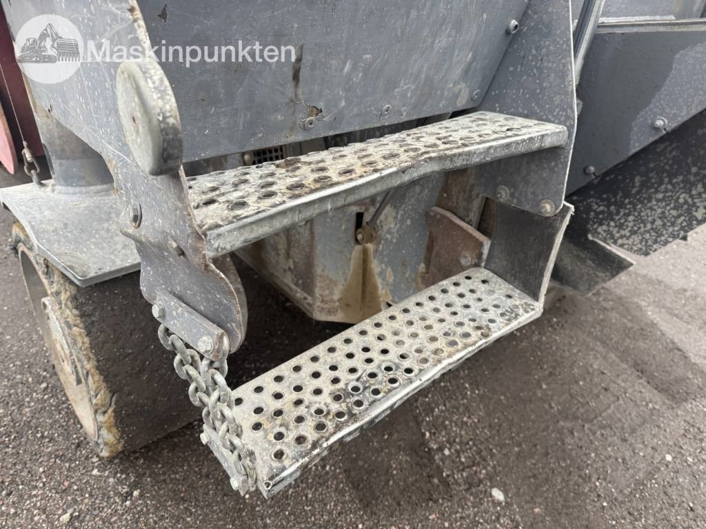 ماكينات لصقل الأسفلت Wirtgen W 100: صور 21